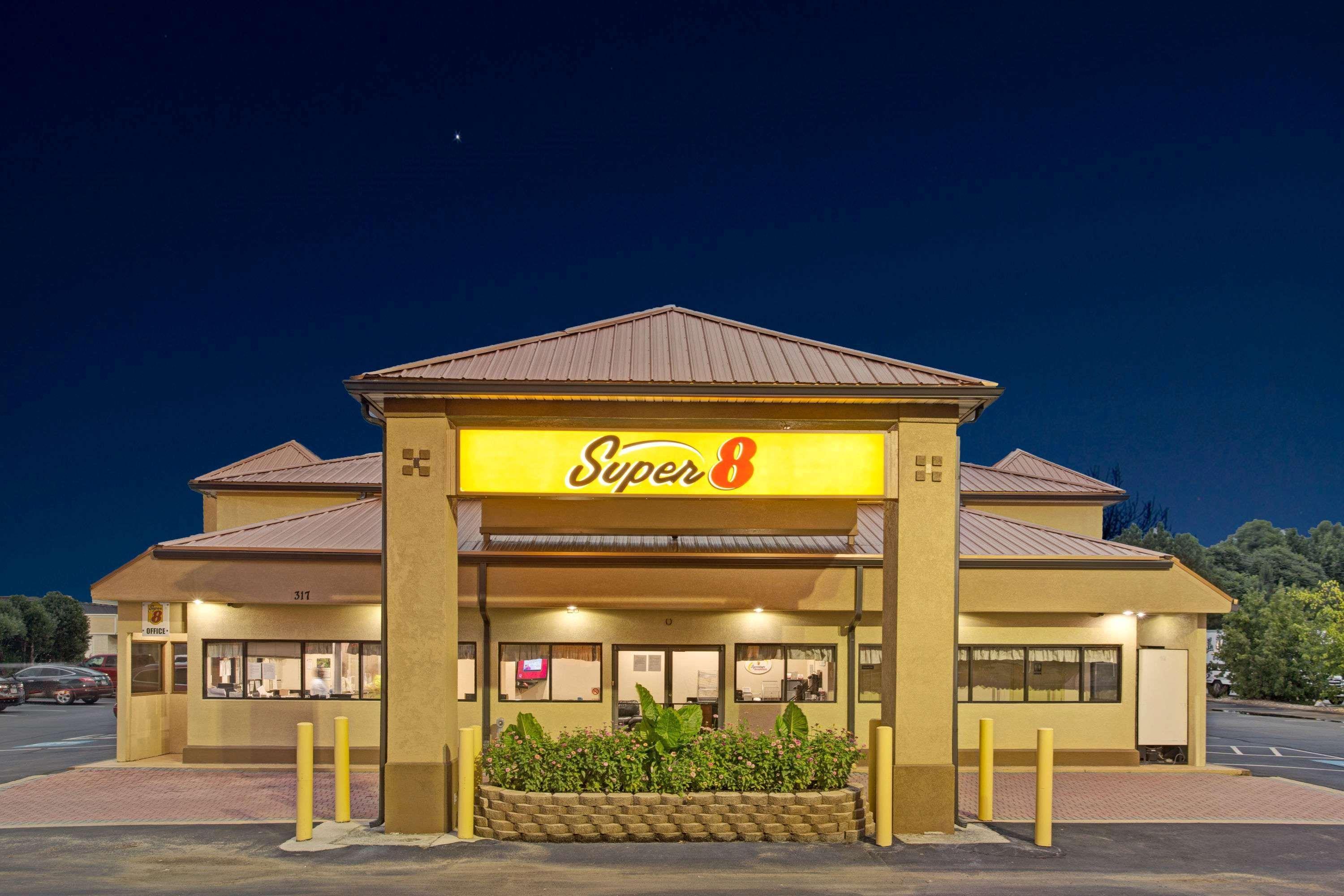 Hotel Super 8 By Wyndham Suwanee Exteriér fotografie